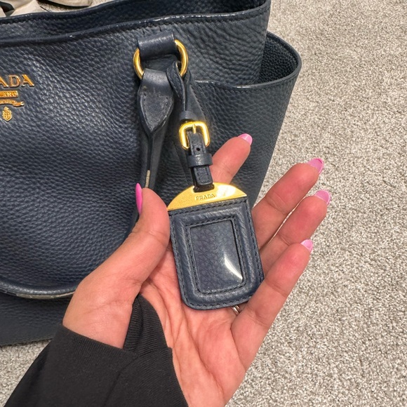 Prada bag - Picture 2 of 6